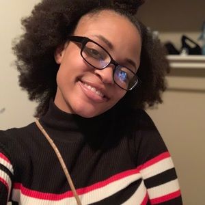 Meet your Posher, Cassandra